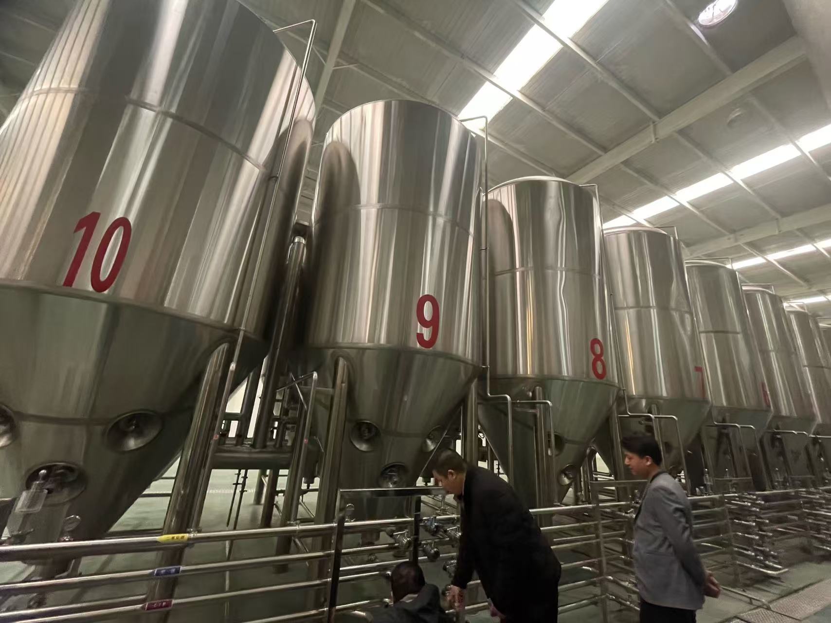 应县精酿啤酒设备厂—平面布置、设备设计、制造、调试、培训等一条龙服务